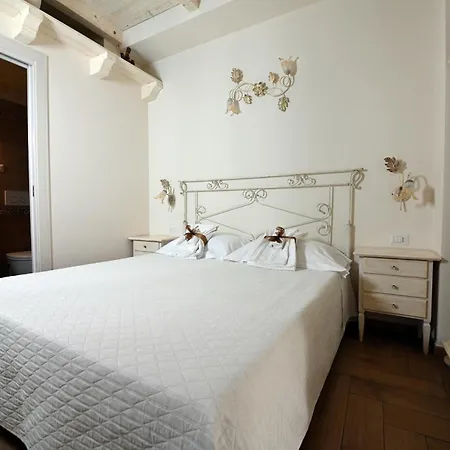 Nei Pressi Dei Sassi * Matera